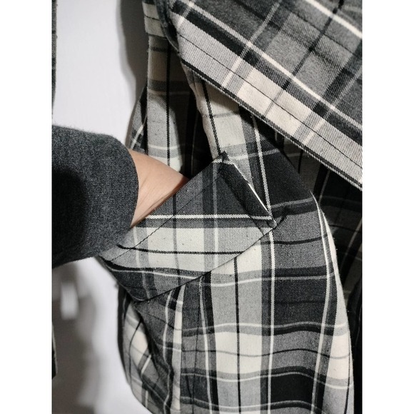 A. Byer black plaid pea coat with belt woman size medium - Picture 10 of 10